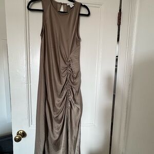 House of Harlow size M, Elegant Tan Sleeveless Dress